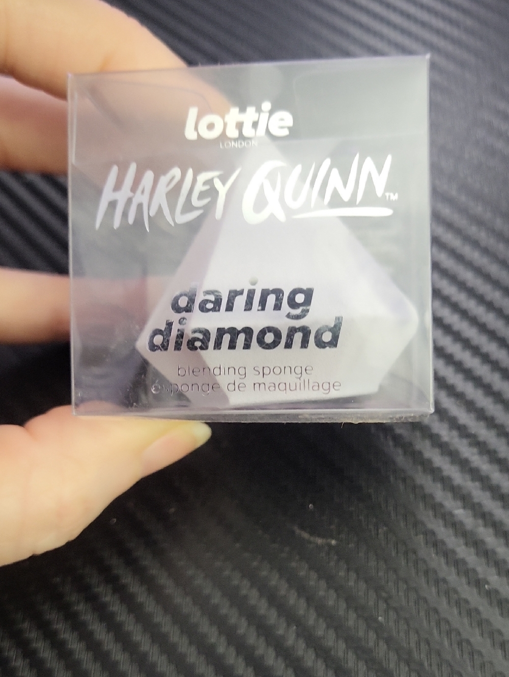 new Lottie London Harley Quinn Daring Diamond Blending Sponge — White